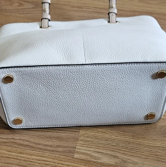 Michael Kors White Leather Tote Bag - Picture 4 of 9